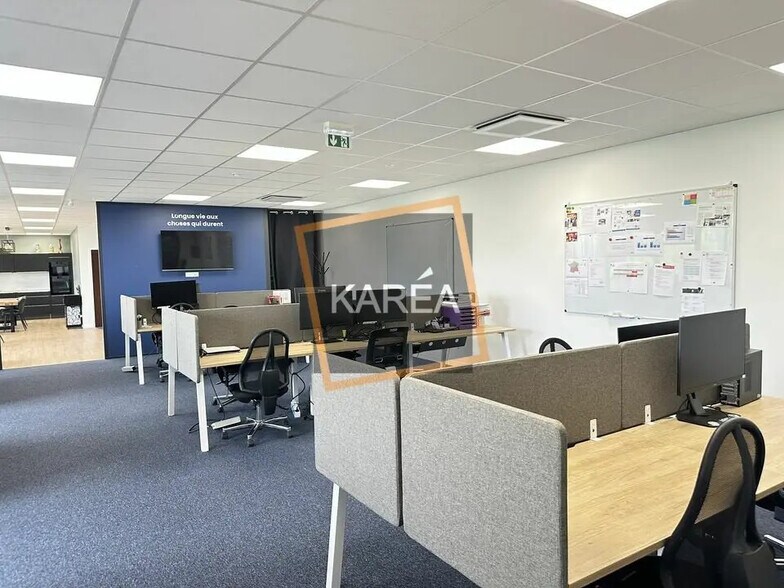 Bureau dans Chessy à vendre - Photo de l’immeuble – Image 3 sur 10