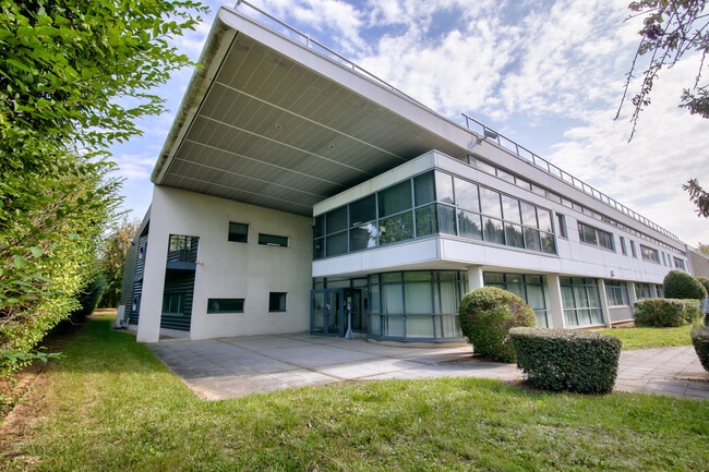Plus de détails pour 56 Avenue De La Pyramide, Tremblay-en-France - Bureau, Local d'activités à louer