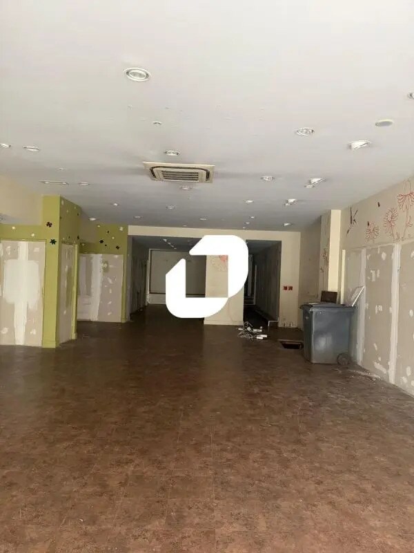 Local commercial dans Arras à louer Photo intérieure– Image 1 sur 7