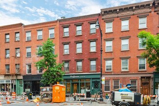Plus de détails pour 136 Franklin St, Brooklyn, NY - Logement à vendre