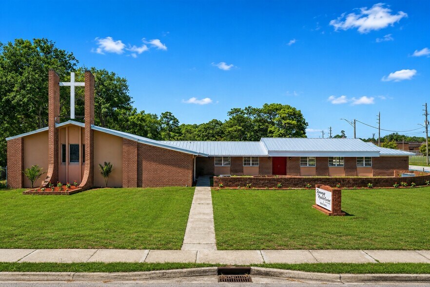 8075 Lone Star Rd, Jacksonville, FL à vendre - Photo de l’immeuble – Image 2 sur 70