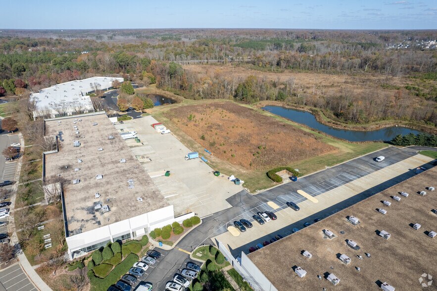 8560 Magellan Pkwy, Richmond, VA à louer - Photo de l’immeuble – Image 3 sur 9