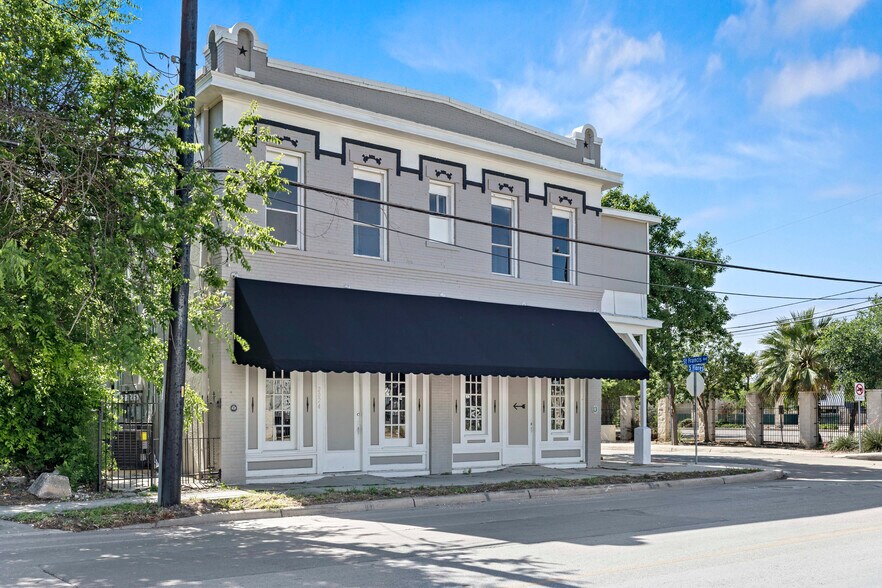 2024 S Flores St, San Antonio, TX à vendre - Photo de l’immeuble – Image 2 sur 57