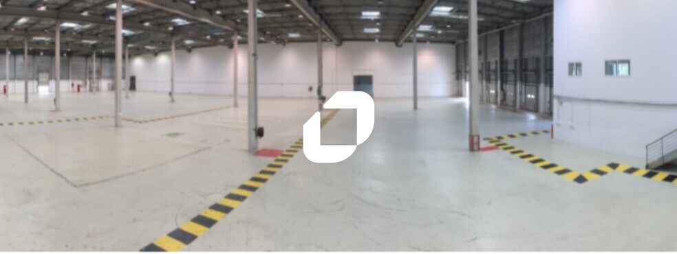 Industriel/Logistique dans Éragny à louer - Photo de l’immeuble – Image 3 sur 11