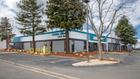 19707-19743 Cabot Blvd, Hayward, CA à louer Photo de l’immeuble– Image 1 sur 3