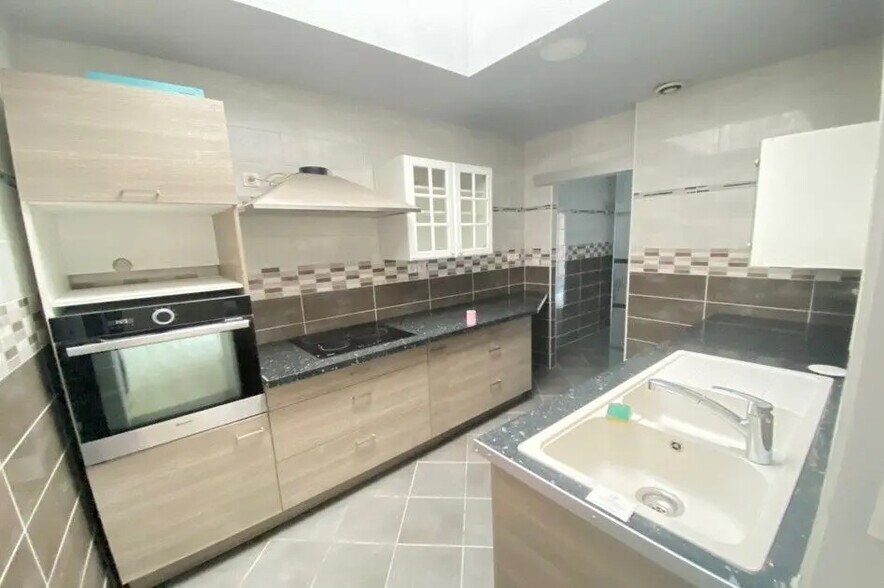 Local commercial dans Lille à vendre - Photo de l’immeuble – Image 3 sur 7