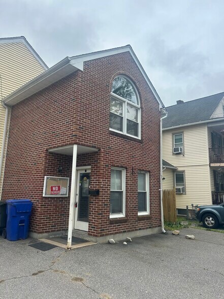 50 King St, Torrington, CT à vendre - Photo de l’immeuble – Image 1 sur 21