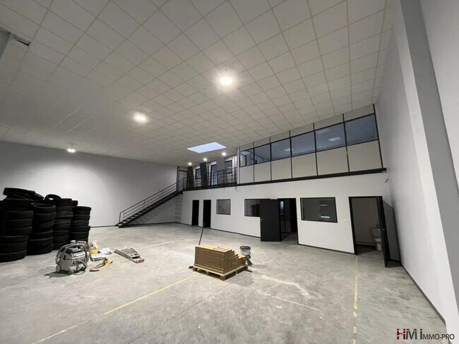 Plus de détails pour Bureau, Local d'activités à louer