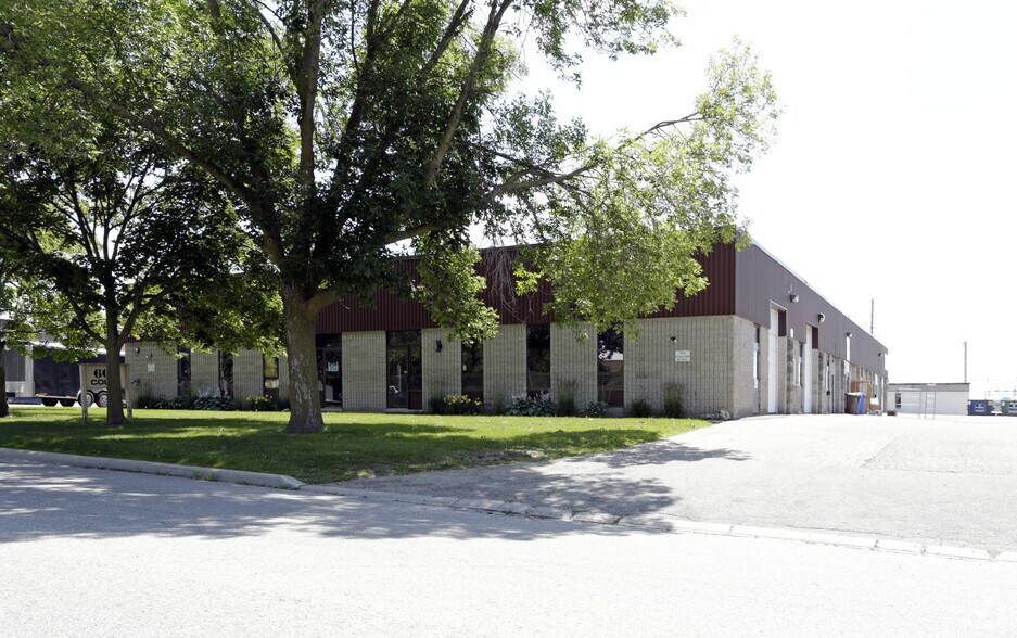 665 Colby Dr, Waterloo, ON à louer - Photo de l’immeuble – Image 3 sur 3