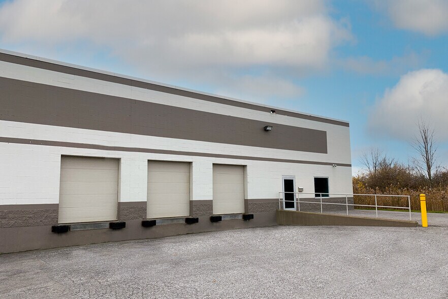 3215 Broadway St, Cheektowaga, NY à louer - Photo principale – Image 1 sur 6