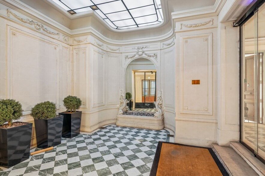 78 Avenue Raymond Poincaré, Paris à louer - Hall d’entrée – Image 2 sur 9