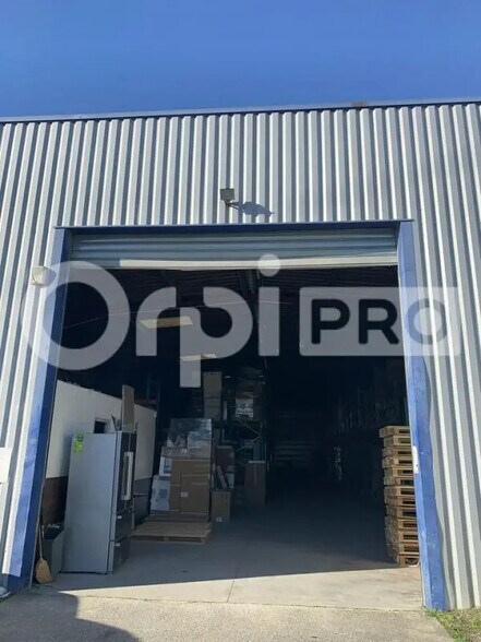 Local d’activités dans Carbon-Blanc à louer - Photo de l’immeuble – Image 2 sur 8