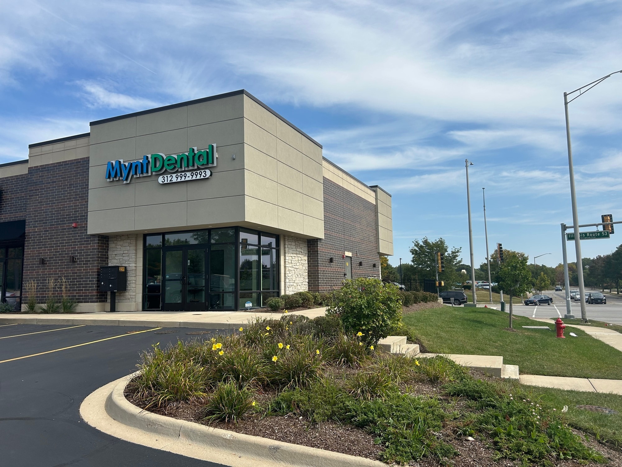 231 N Bolingbrook Dr, Bolingbrook, IL à louer Photo de l’immeuble– Image 1 sur 5