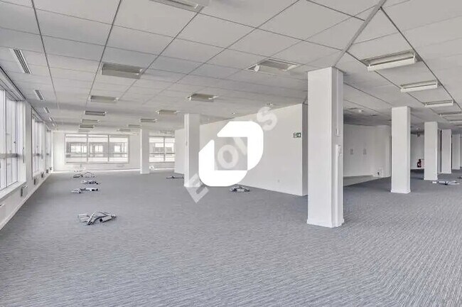 Plus de détails pour Bureau, Local commercial à louer