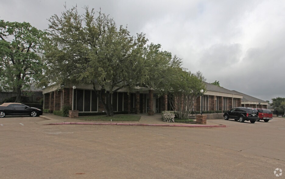 5620 SW Green Oaks Blvd, Arlington, TX à vendre - Photo de l’immeuble – Image 2 sur 2