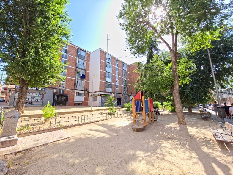 Immeuble residentiel dans Madrid, Madrid à vendre - Photo de l’immeuble – Image 1 sur 3