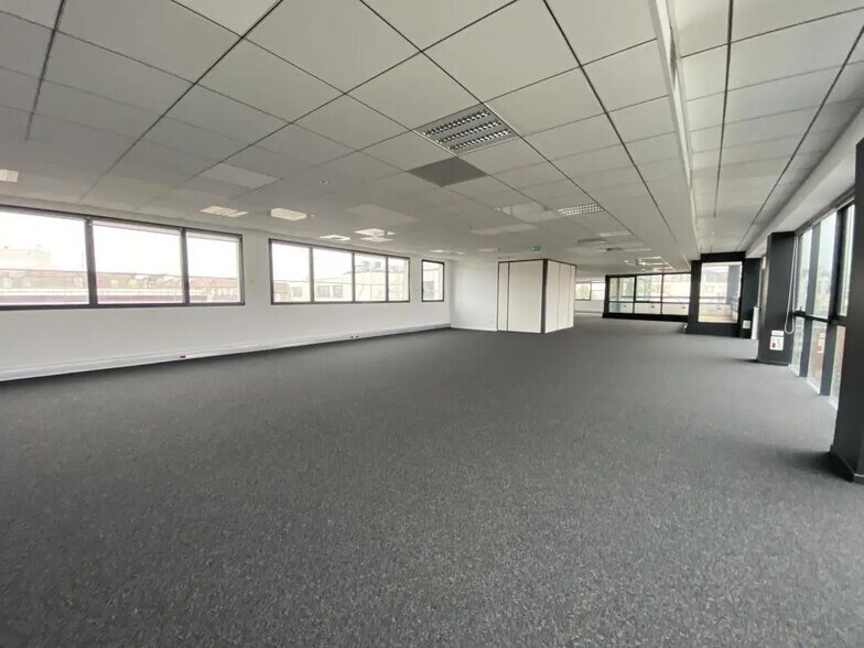 Bureau dans Chelles à vendre - Photo de l’immeuble – Image 3 sur 19
