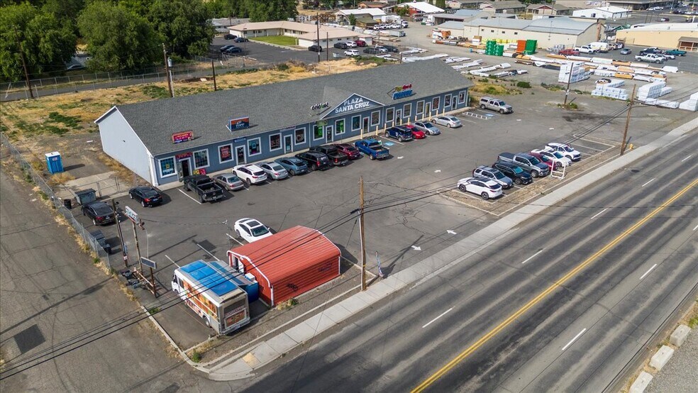 841 W 1st Ave, Toppenish, WA à vendre - Photo de l’immeuble – Image 3 sur 26