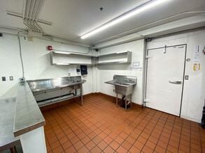 1717 NE 42nd Ave, Portland, OR à louer Photo intérieure– Image 1 sur 9