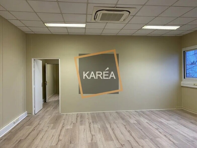 Bureau dans Quincy-Voisins à louer - Photo de l’immeuble – Image 2 sur 5