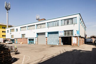 Plus de détails pour 161-163 Staines Rd, Hounslow - Industriel/Logistique à vendre