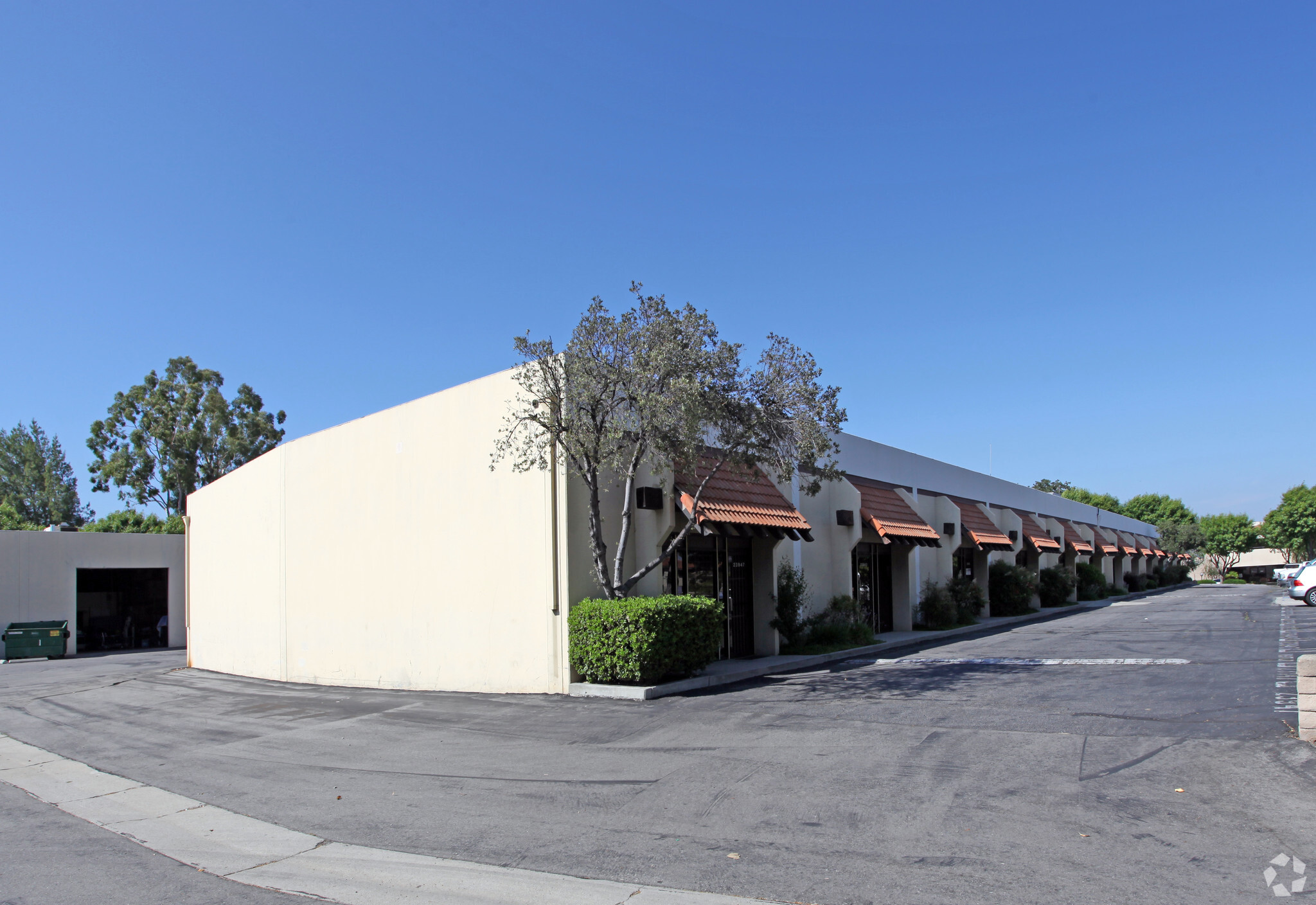 23907-23947 Ventura Blvd, Calabasas, CA à vendre Photo principale– Image 1 sur 9