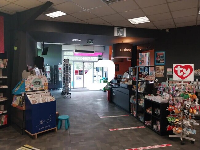 Plus de détails pour Local commercial à vendre