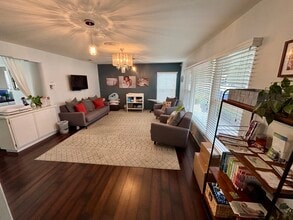 8325 University, La Mesa, CA à louer Photo intérieure– Image 2 sur 7