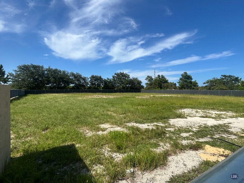 Gus Hipp Blvd, Rockledge, FL à louer - Photo de l’immeuble – Image 3 sur 4
