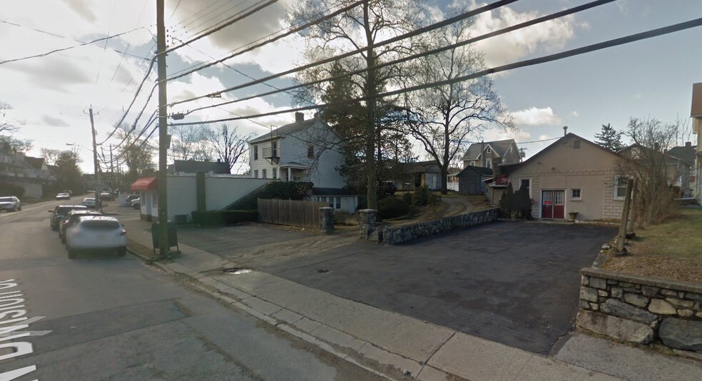 708 N Division St, Peekskill, NY à louer - Photo de l’immeuble – Image 2 sur 16