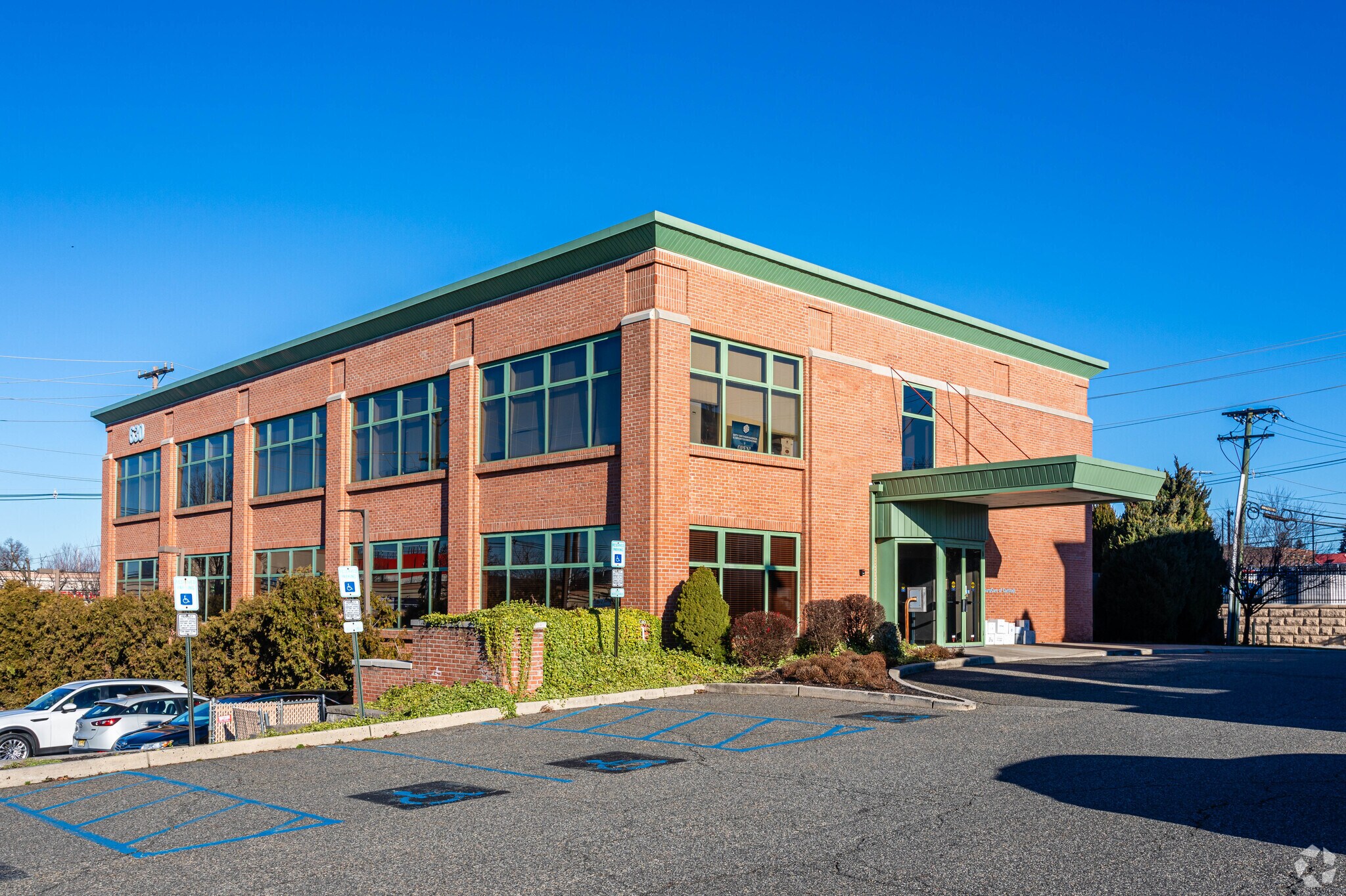 630 Broad St, Carlstadt, NJ à louer Photo de l’immeuble– Image 1 sur 20