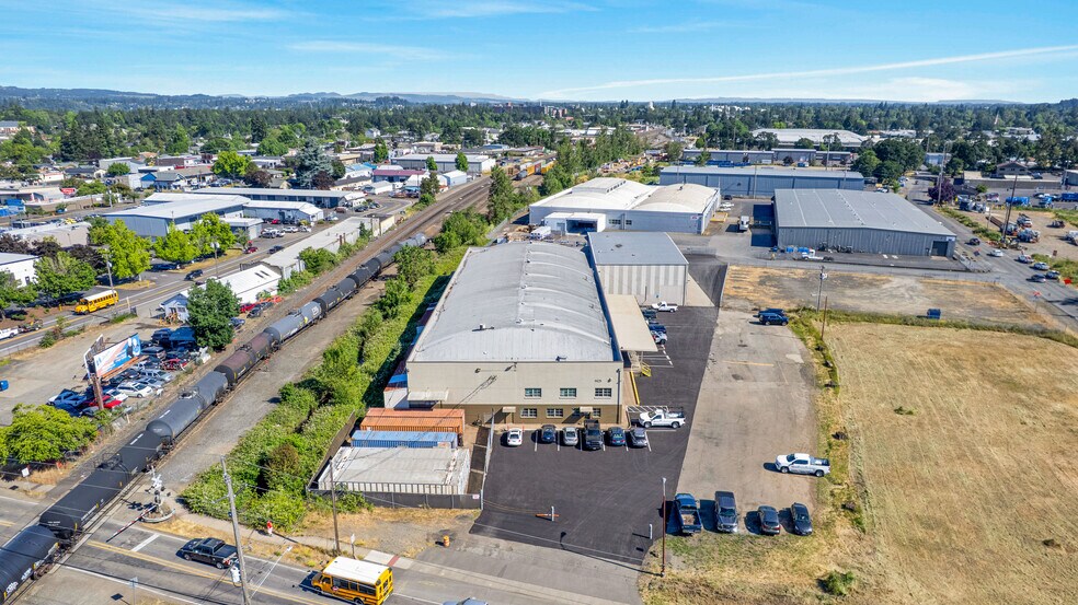 1425 McGilchrist St SE, Salem, OR à louer - Photo de l’immeuble – Image 3 sur 10