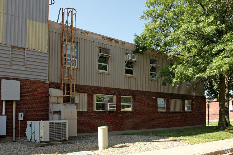 150 Rochester Dr, Louisville, KY à louer - Photo de l’immeuble – Image 3 sur 4
