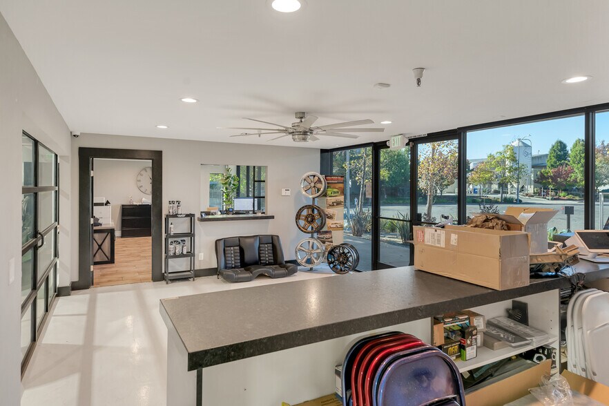 2835 Duke Ct, Santa Rosa, CA à vendre - Photo intérieure – Image 2 sur 9