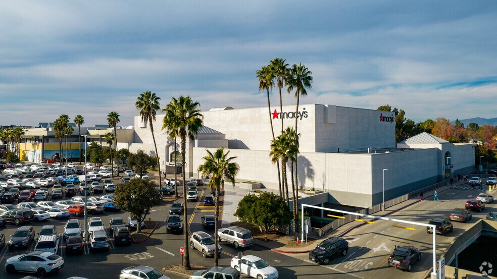 14040 Riverside Dr, Sherman Oaks, CA à louer - Photo principale – Image 1 sur 5