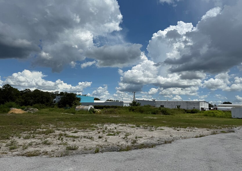 0 Saluda Rd, Lakeland, FL à louer - Photo de l’immeuble – Image 3 sur 16