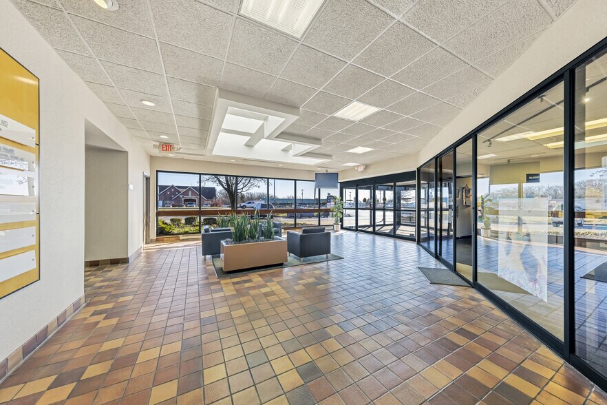 13131 Tesson Ferry Rd, Saint Louis, MO à louer - Photo intérieure – Image 3 sur 6