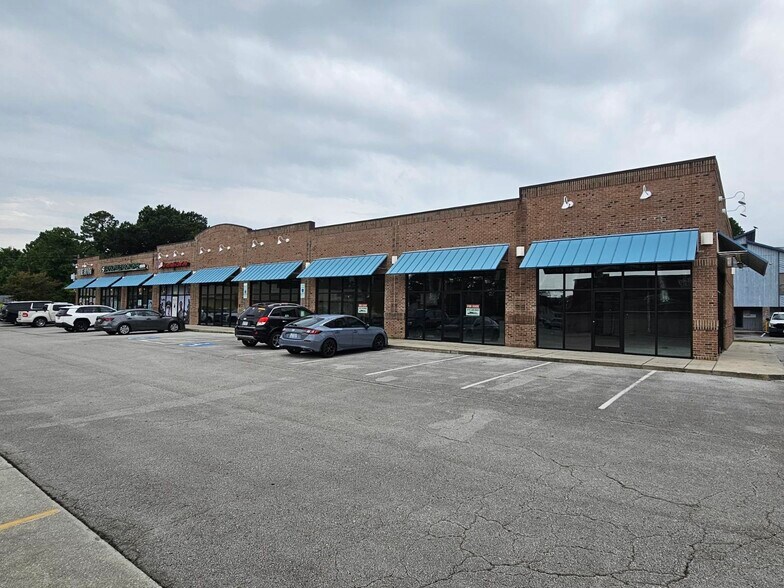 409 Western Blvd, Jacksonville, NC à louer - Photo de l’immeuble – Image 1 sur 3