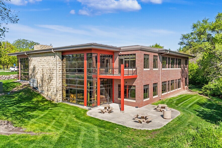 2680 Berkshire Pky, Des Moines, IA à vendre - Photo de l’immeuble – Image 3 sur 5