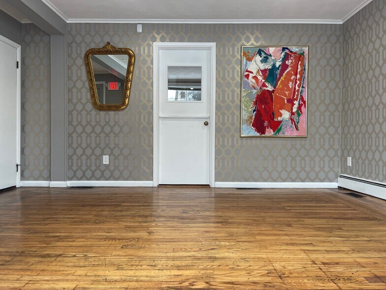 196 Cottage St, Pawtucket, RI à louer - Photo intérieure – Image 3 sur 8