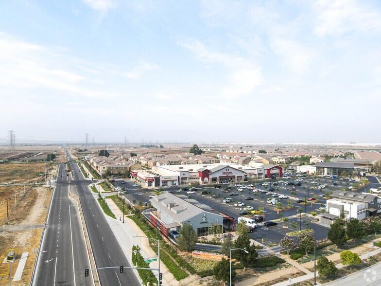 3480 E Ontario Ranch Rd, Ontario, CA à louer - Aérien – Image 2 sur 12