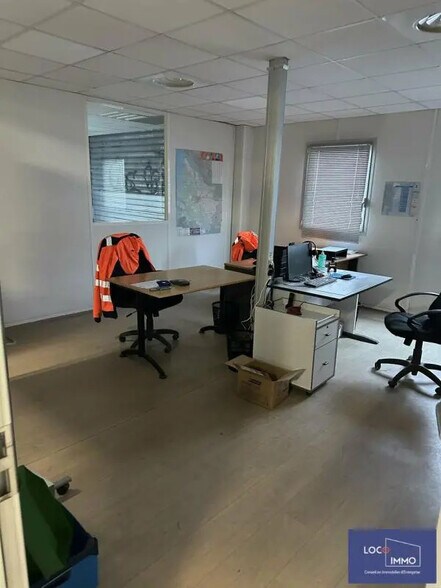 Local d’activités dans Bordeaux à louer - Photo de l’immeuble – Image 3 sur 3