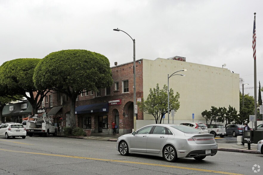118-122 N Larchmont Blvd, Los Angeles, CA à louer - Photo de l’immeuble – Image 3 sur 3
