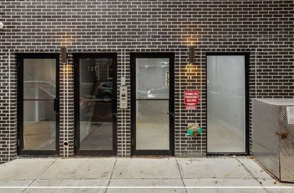 737 Park Pl, Brooklyn, NY à louer - Photo de l’immeuble – Image 2 sur 9