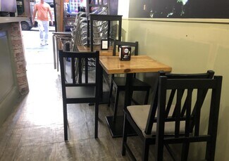 Plus de détails pour Local commercial à louer