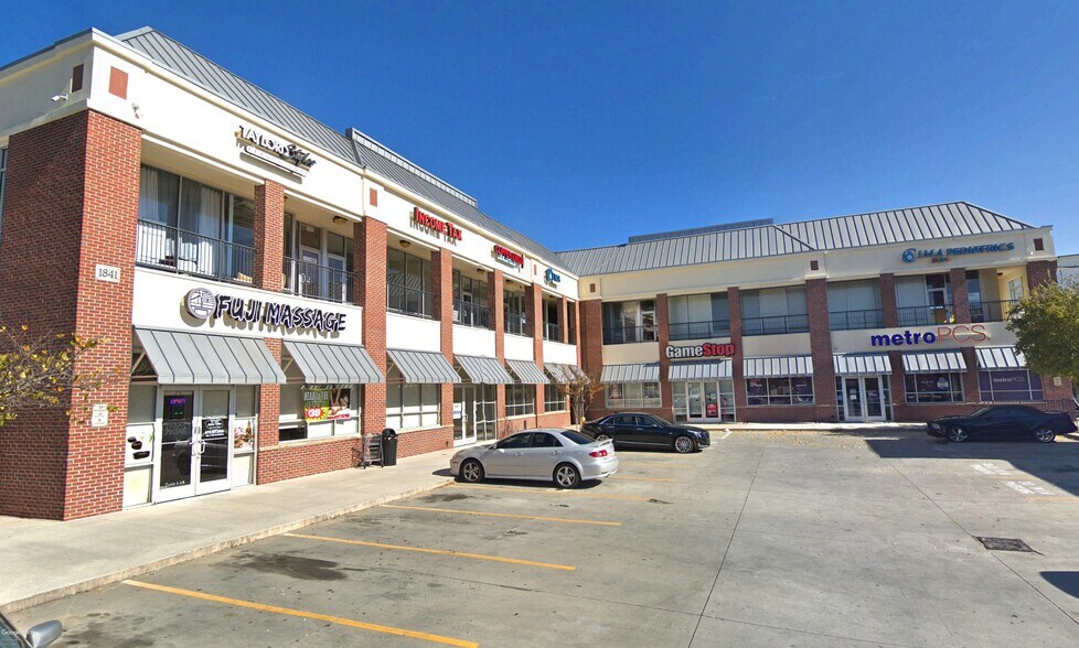 Peachtree Industrial Blvd, Chamblee, GA à louer - Photo de l’immeuble – Image 3 sur 13