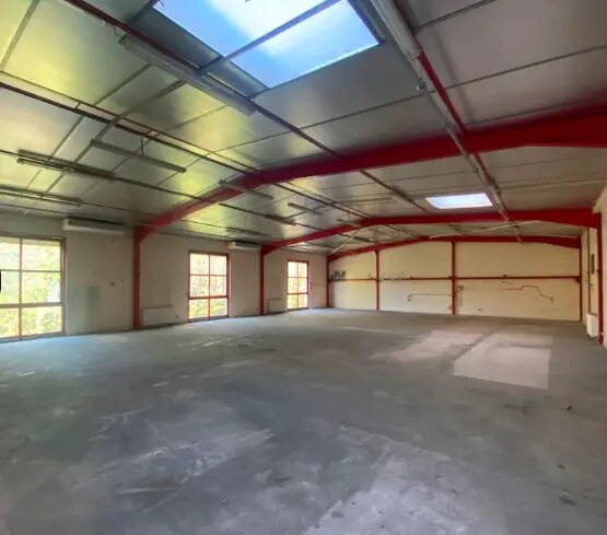 Industriel/Logistique dans Fontaines-sur-Saône à louer - Photo de l’immeuble – Image 3 sur 5