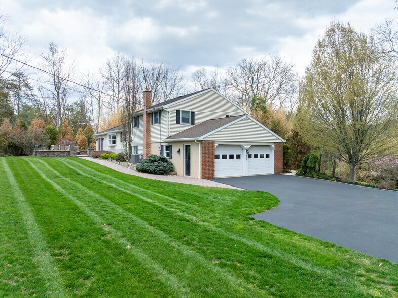 517 Monocacy Hill Rd, Birdsboro, PA à vendre - Photo de l’immeuble – Image 2 sur 15