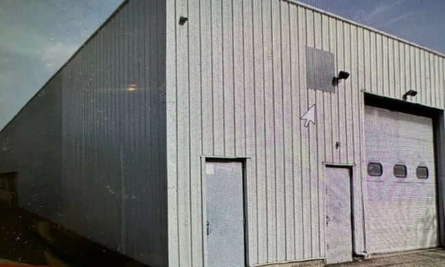 Plus de détails pour Local d’activités à vendre