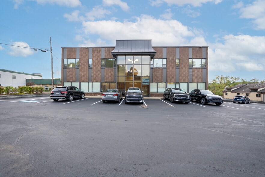 3025 Washington Rd, McMurray, PA à louer - Photo de l’immeuble – Image 1 sur 2